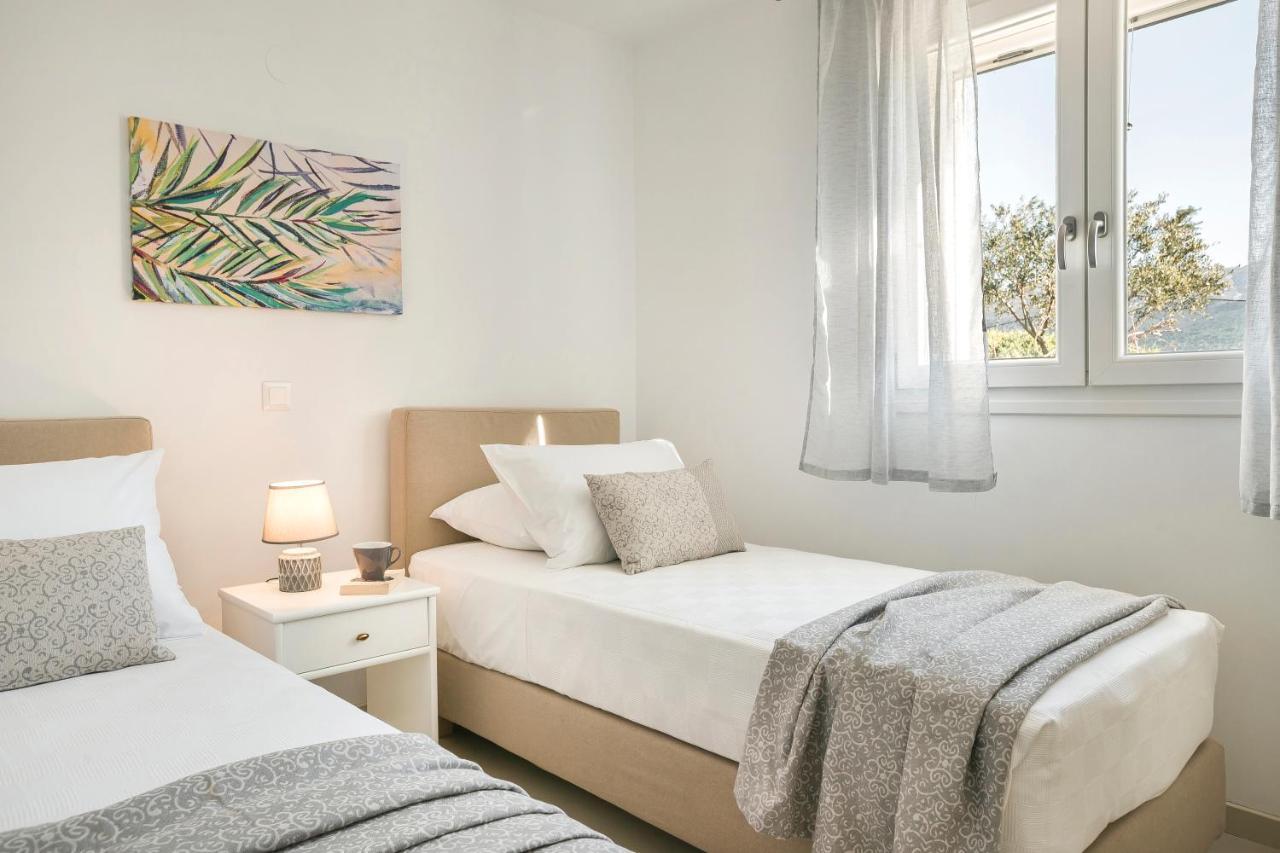 Apollonides Seafront Villa1 Aoede Ликсури Екстериор снимка