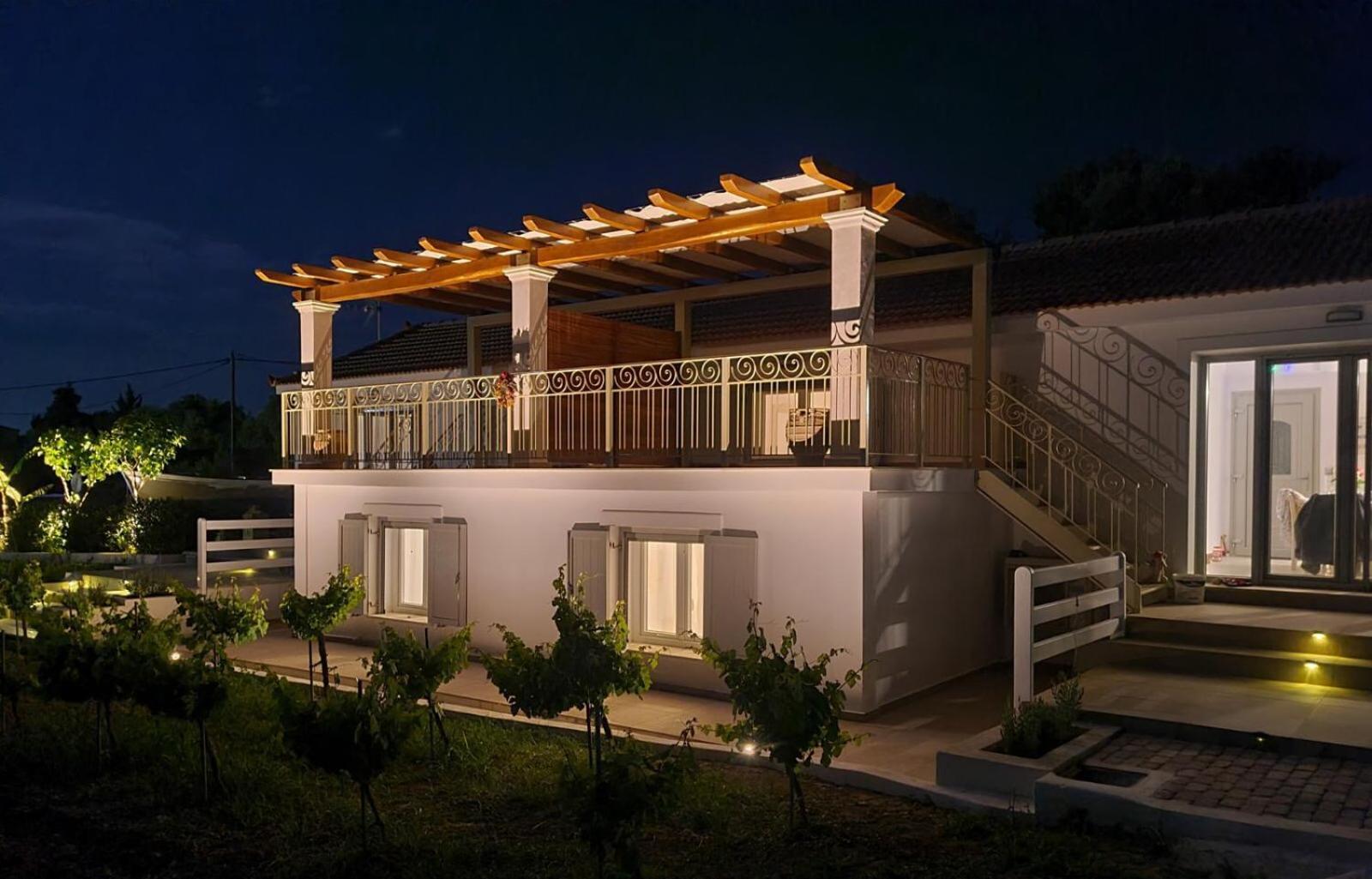 Apollonides Seafront Villa1 Aoede Ликсури Екстериор снимка