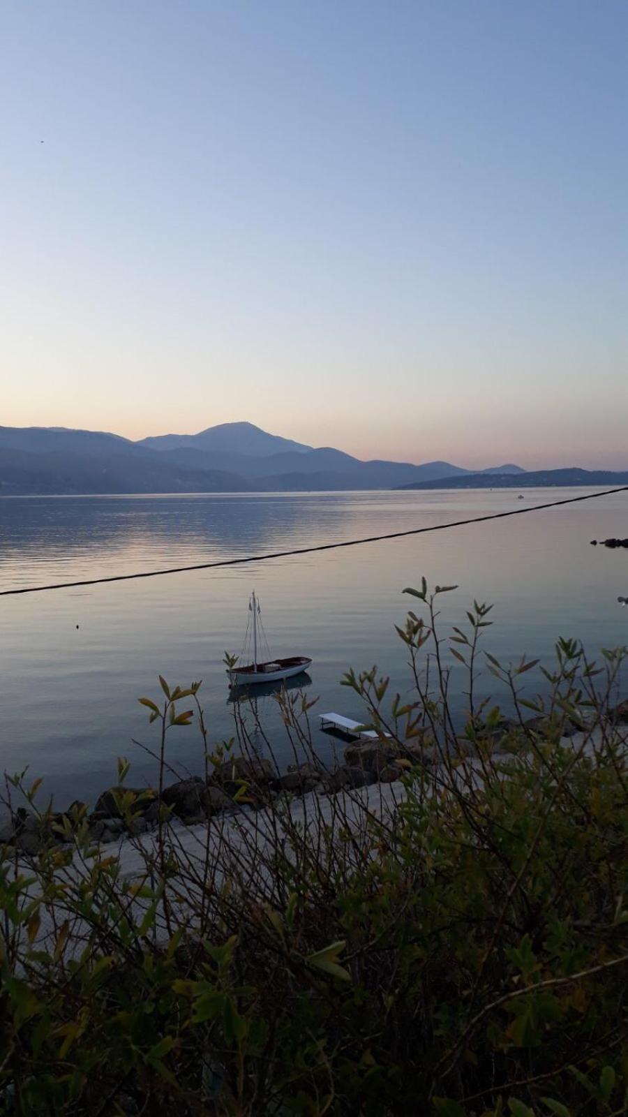 Apollonides Seafront Villa1 Aoede Ликсури Екстериор снимка