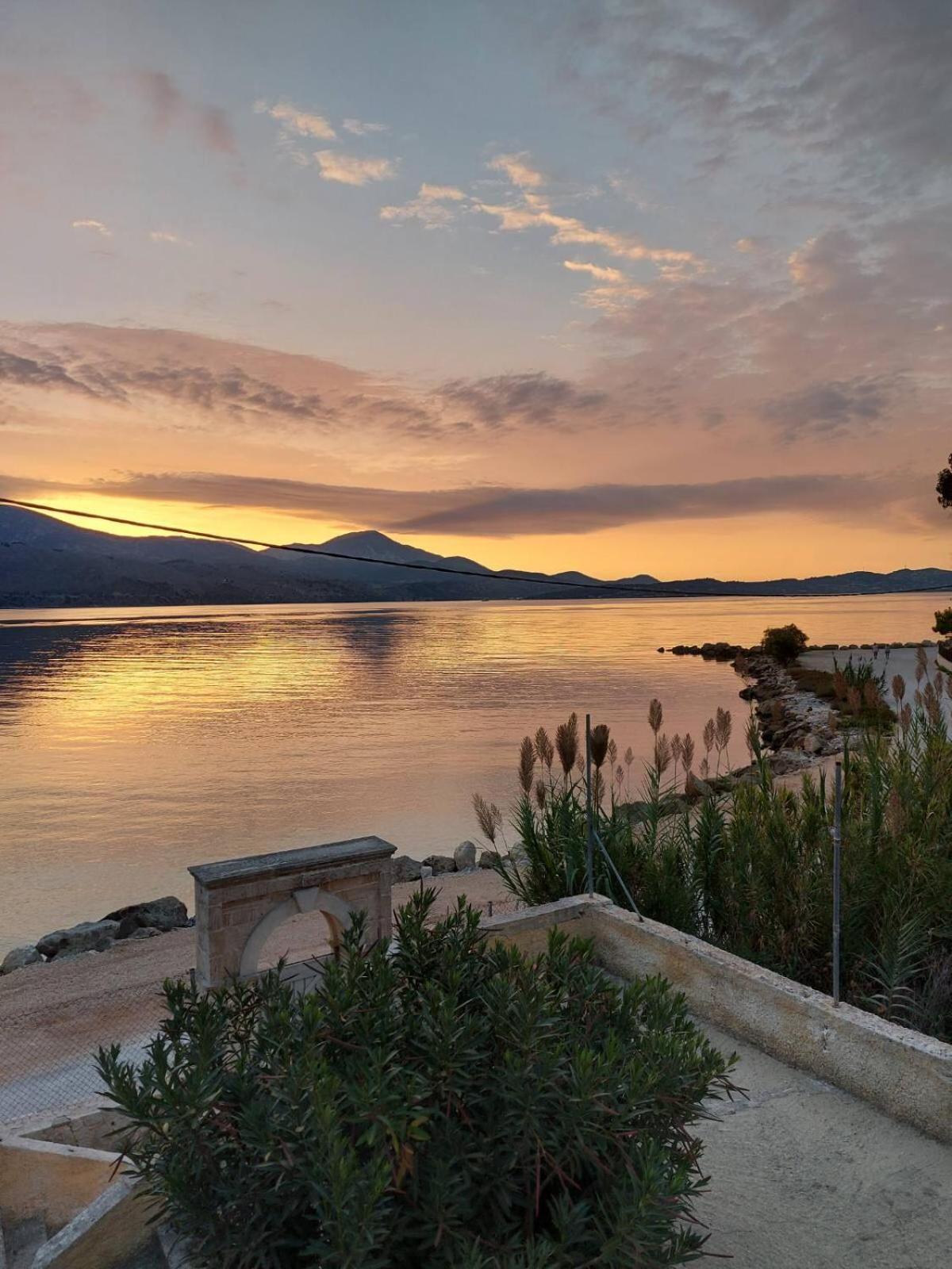 Apollonides Seafront Villa1 Aoede Ликсури Екстериор снимка